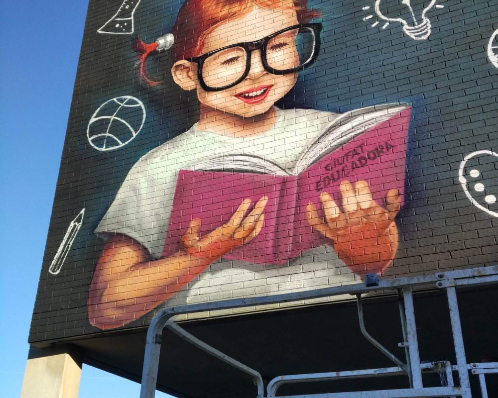 Fachada mural en Colegio