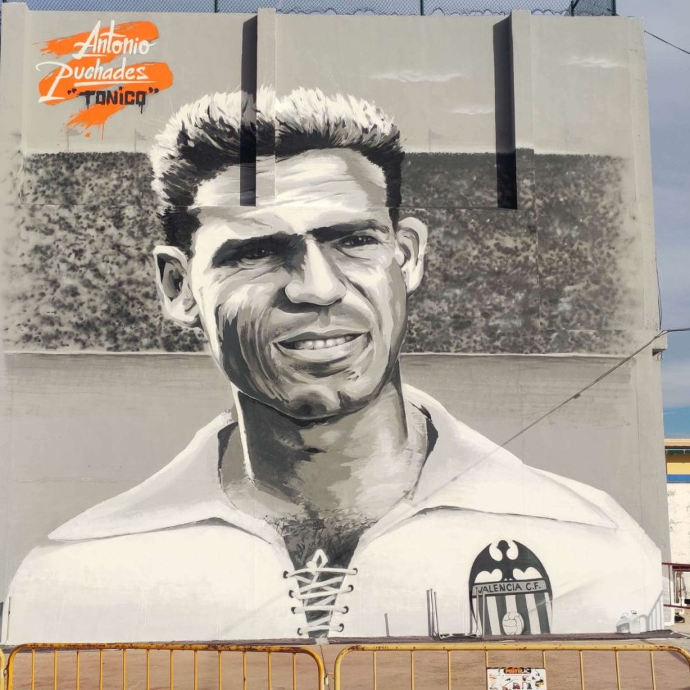 moreno mural homenaje Antonio Puchades valencia cf